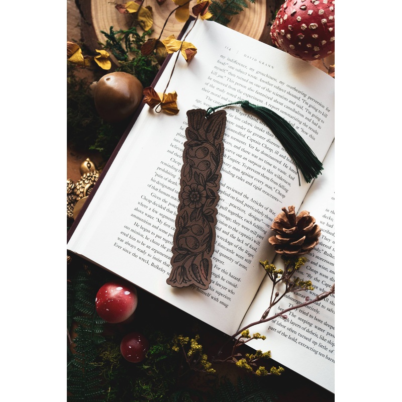 The Bookish Atelier – Entwining Vines Faux Leather Bookmark Bookmark