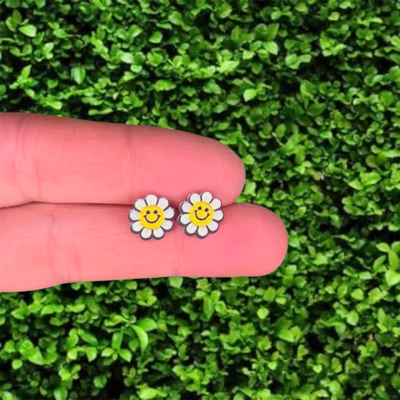 Sona Studio – Retro Daisy Earrings