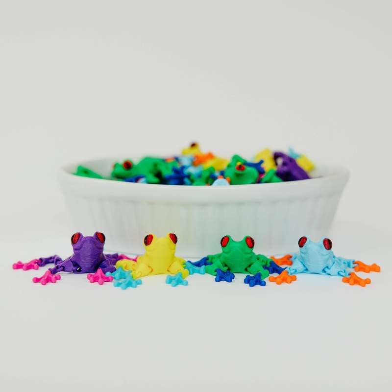 2″ 3D Printed Tree Frogs  Assorted Colors